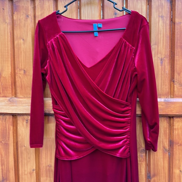Elegant Holiday Dress Cranberry Velvet - Picture 6 of 8